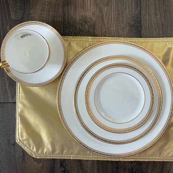 Kate spade fine china 5 piece set. Never used! - Picture 2 of 2